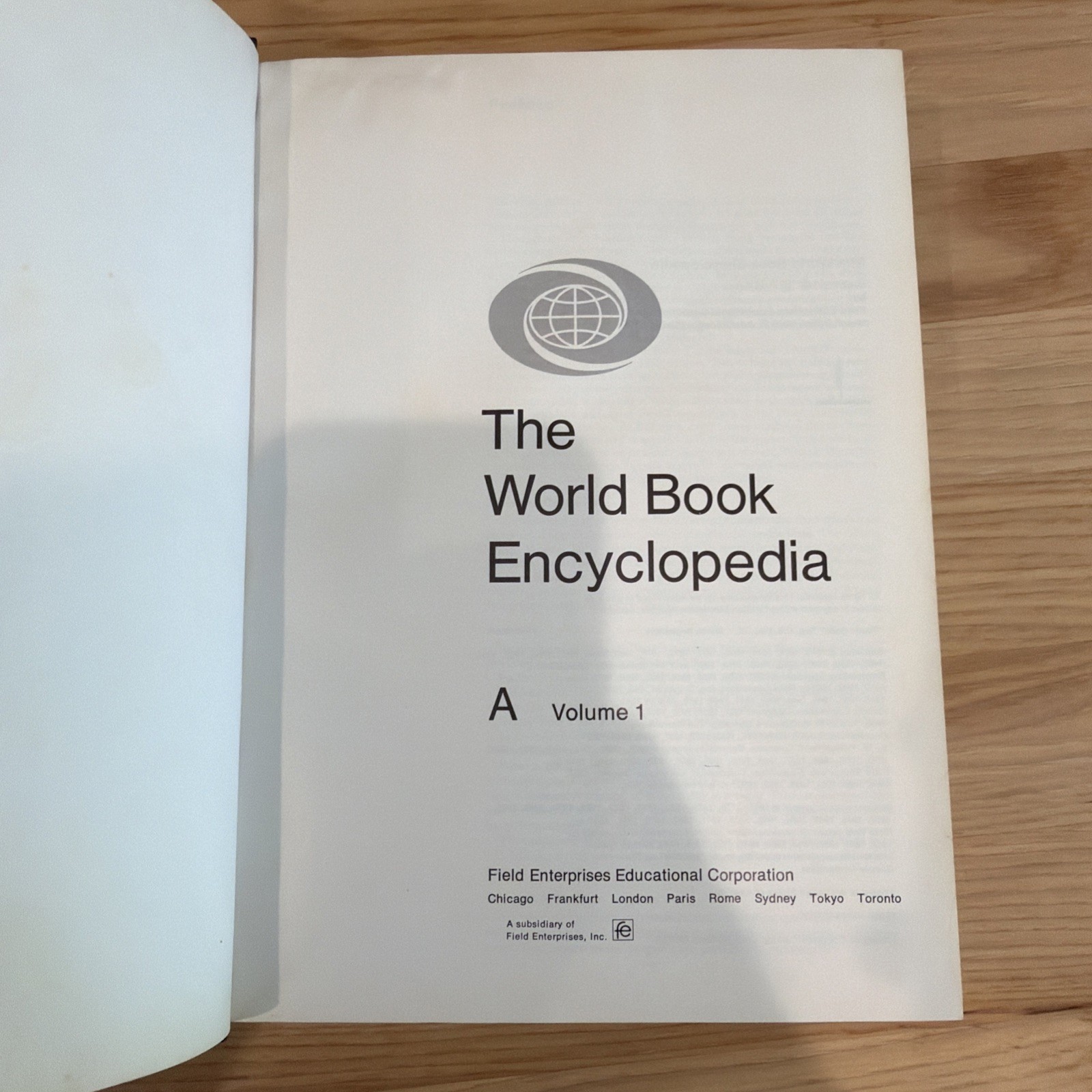 Vintage 1977 World Book Encyclopedia And Dictionary Complete Set (Volumes 1-21)