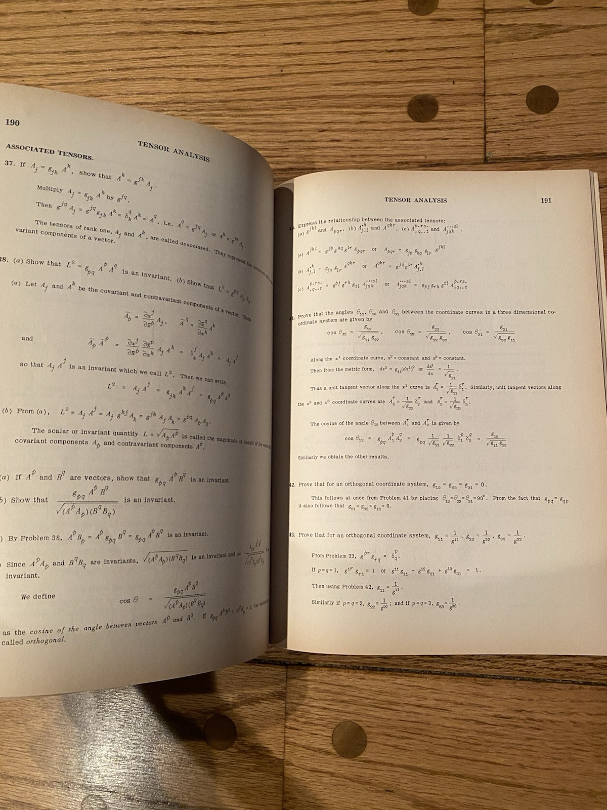 Schaum’s Outline Ser.: Schaum’s Outline of Vector Analysis -Murray R. Spiegel