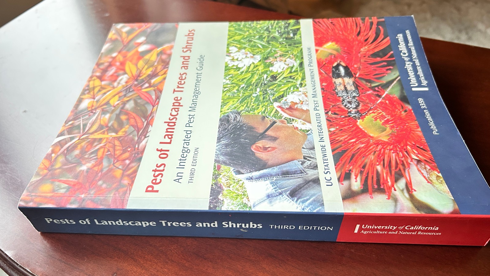 Pests of Landscape Trees and Shrubs, Third Edtion 2016 ISBN: 978-1-60107-864-3