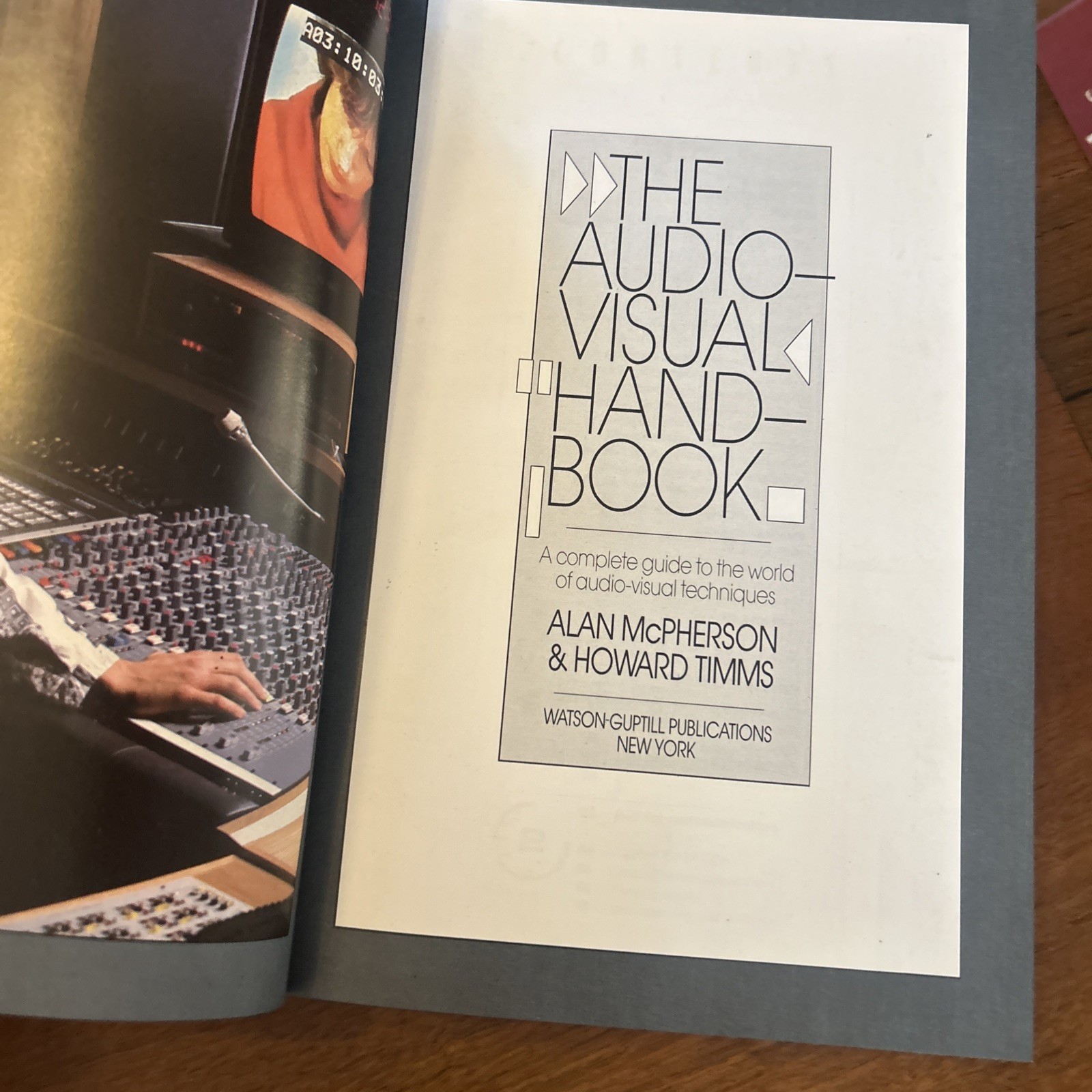 Mobius International Book Ser.: Audio-Visual Handbook by Howard Timms and…