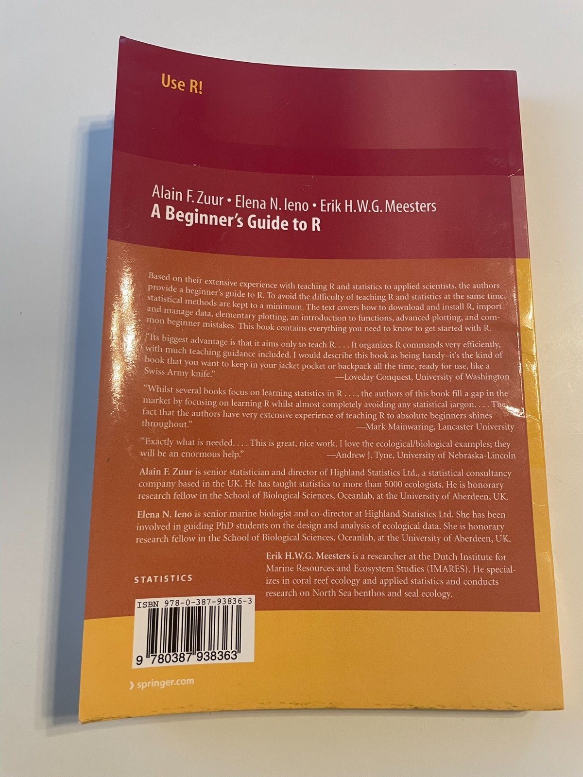 NEW A Beginner’s Guide to R (Use R!) Paperback by Zuur, Ieno, Meesters (2009)
