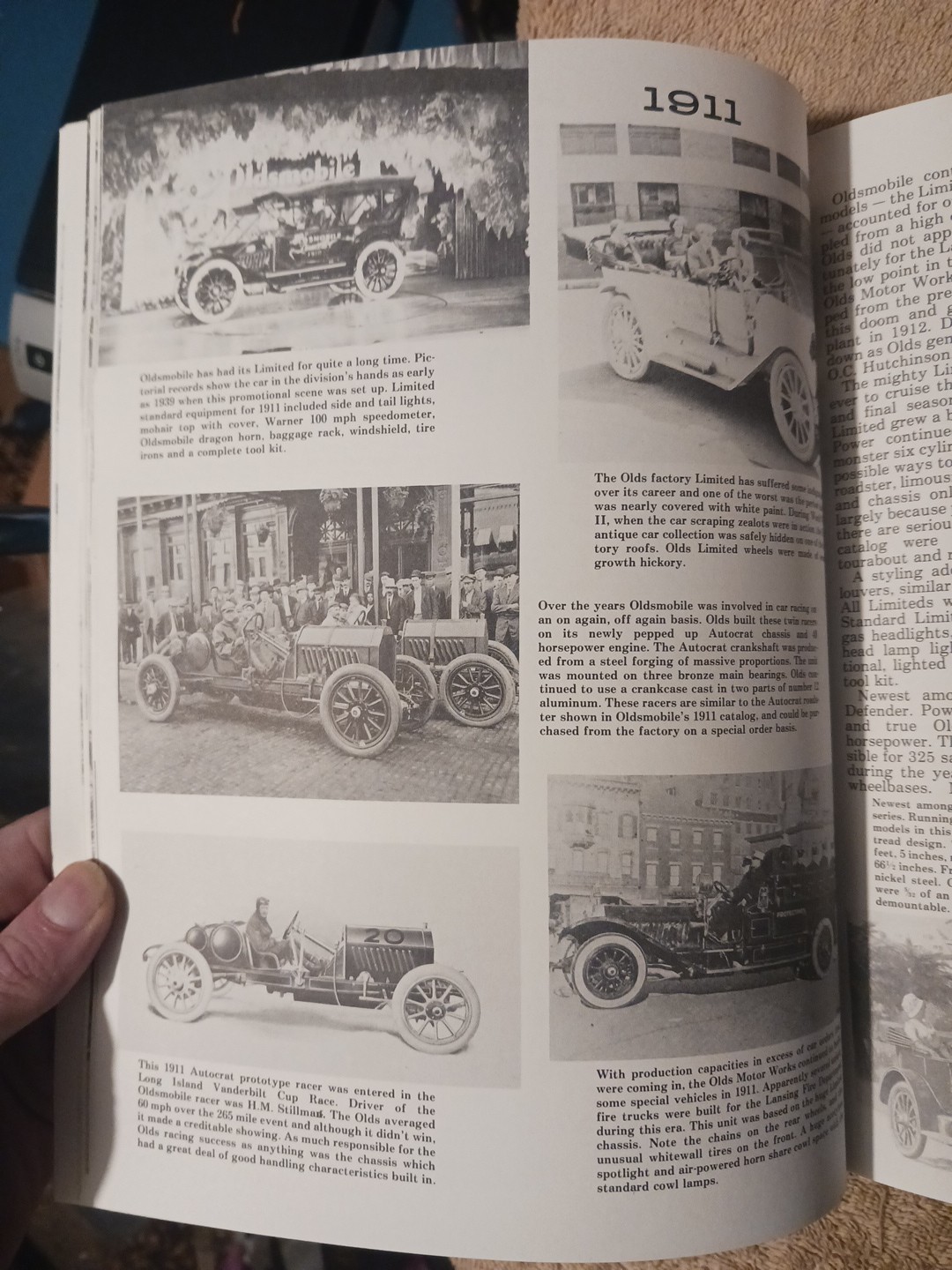 The Cars of Oldsmobile – Dennis Casteele – Crestline 1992 Hardcover Auto History