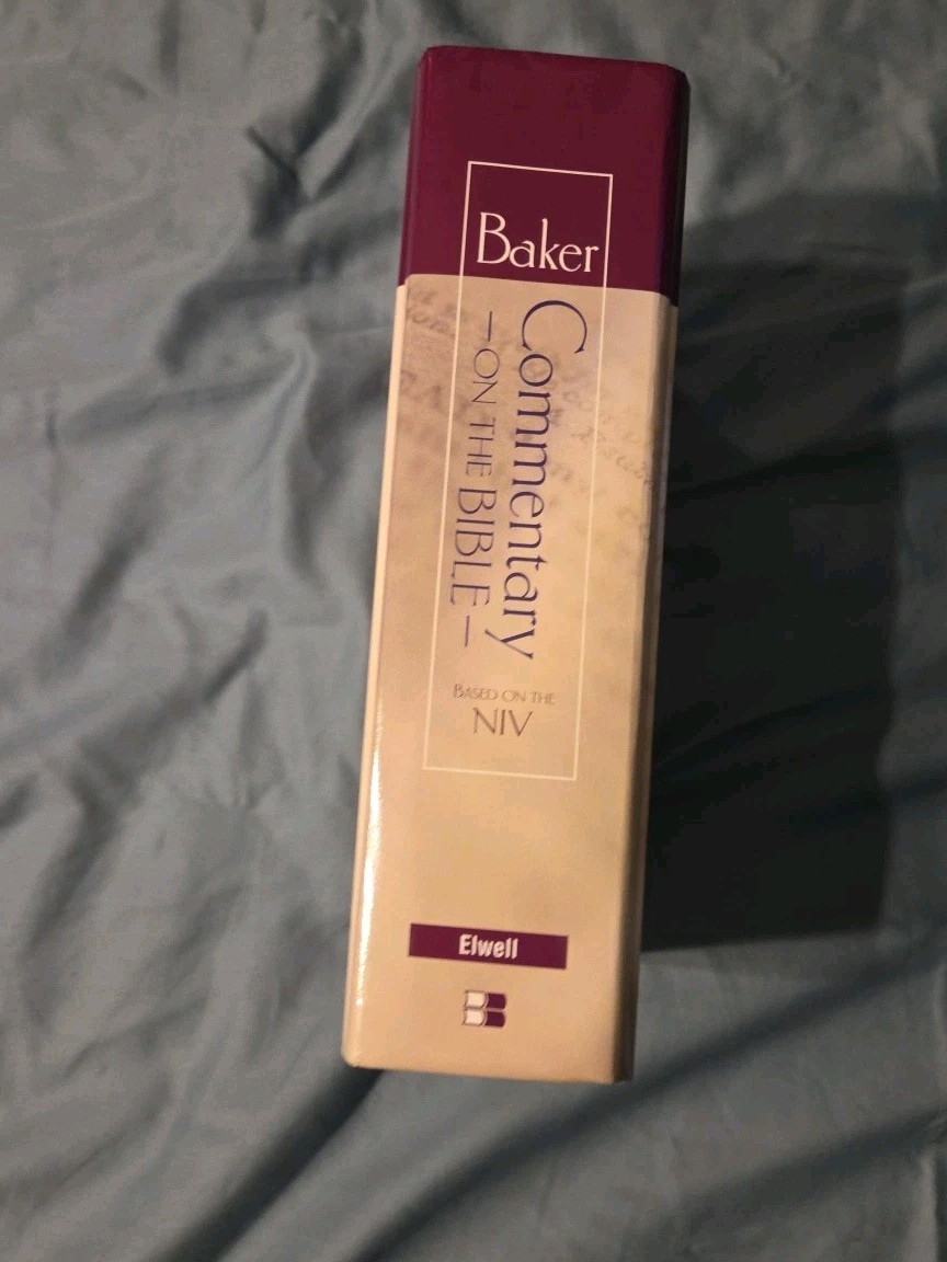 Baker Commentary on the Bible: NIV Edition – Very Good Hardcover