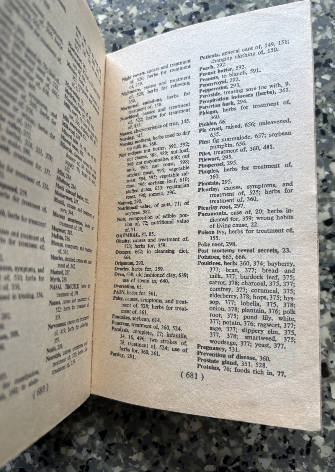 Back To Eden, by Jethro Kloss, Authentic Kloss Family Edition, 1975 publication.