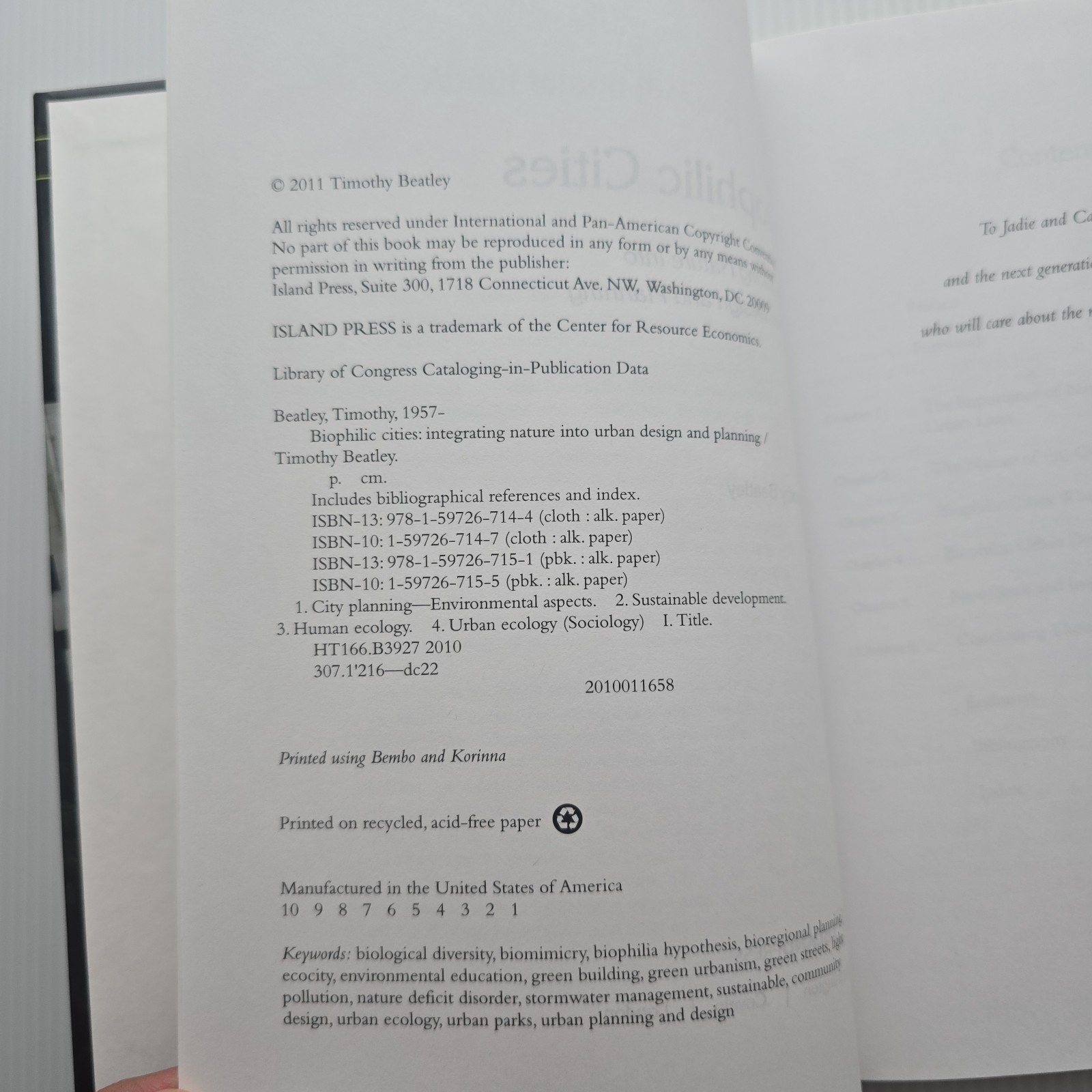 Biophilic Cities – Timothy Beatley HC 2011 Integrating Nature into Urban Design