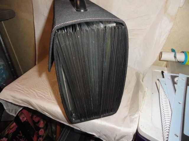 A BEKA LAMINATED NUMBERS / PHONICS CHARTS AND GAMES LARGE CARRY CASE FULL