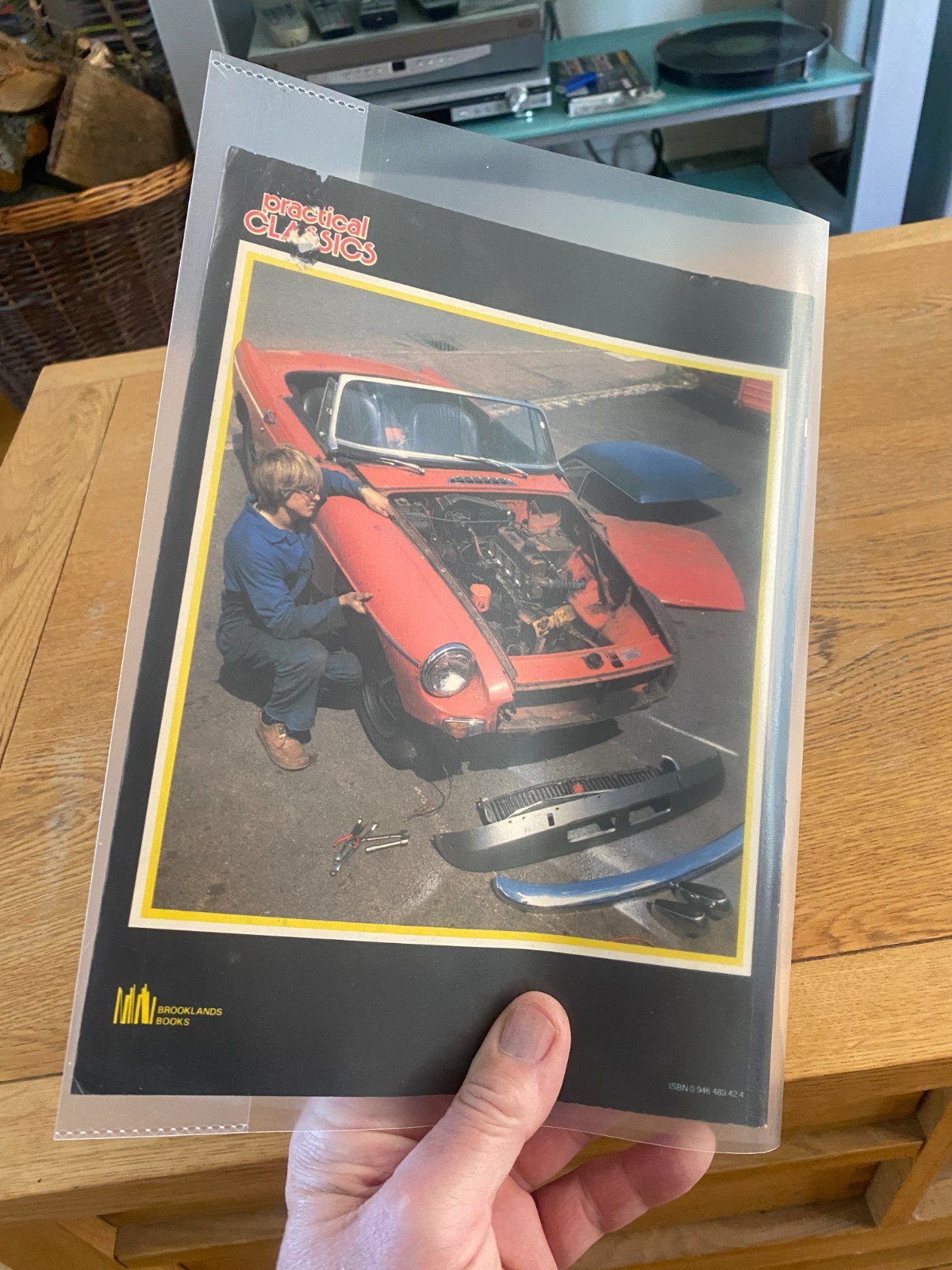 PRACTICAL CLASSICS MGB RESTORATION GUIDE 100 PAGES GOOD CONDITION