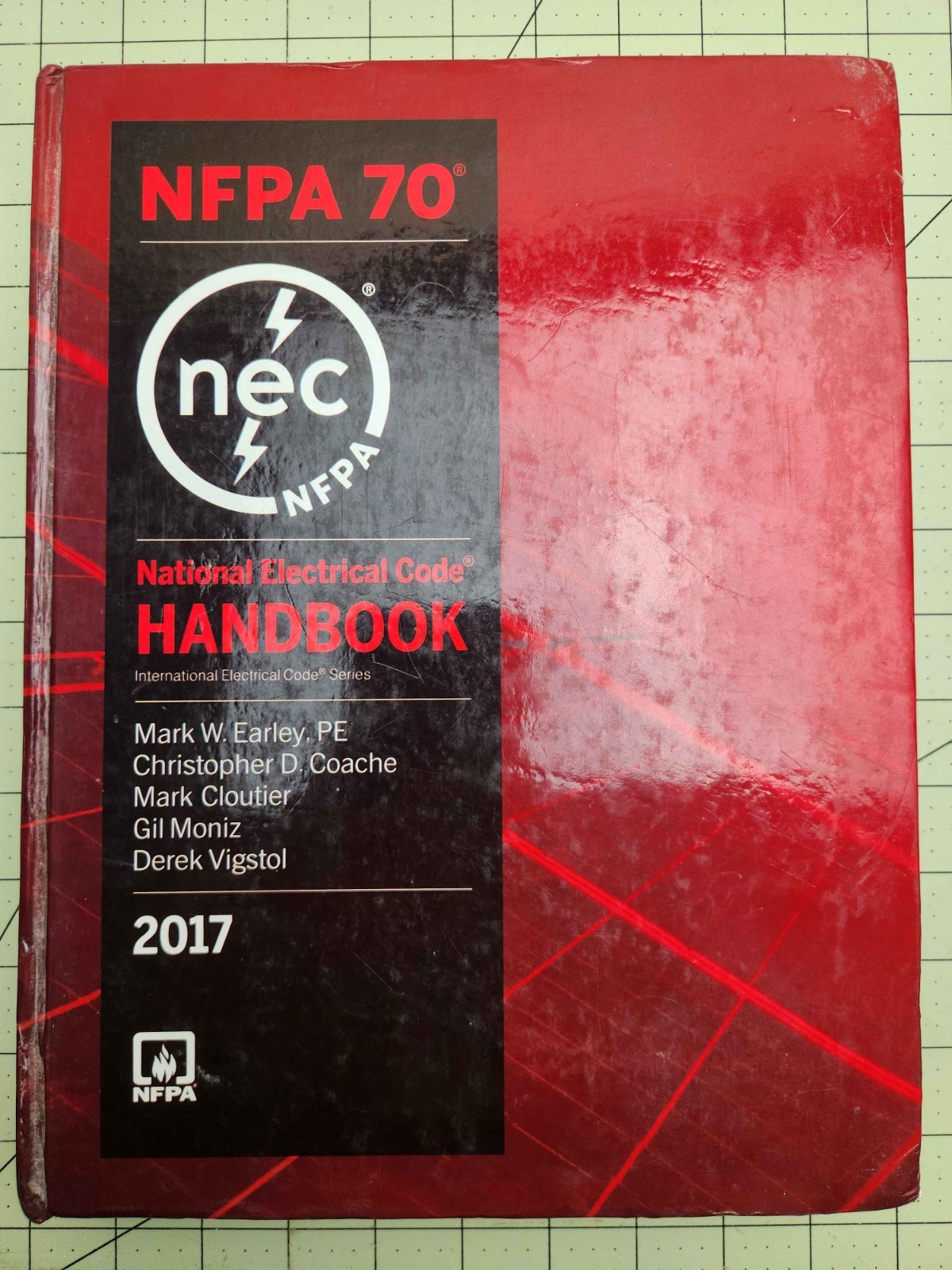 NFPA 70 National Electrical Code Handbook 2017 Edition Hardcover NEC USA Stock.