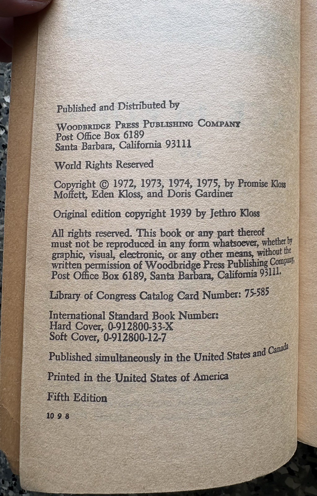 Back To Eden, by Jethro Kloss, Authentic Kloss Family Edition, 1975 publication.