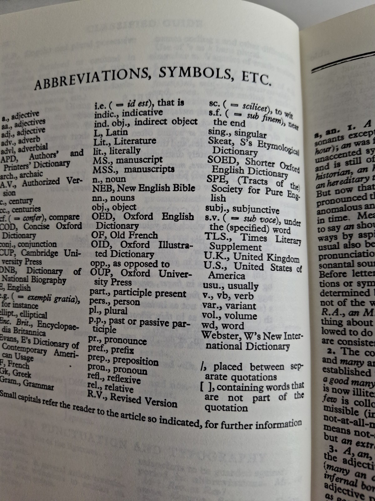 Fowler’sModern English Usage second edition bu HW Fowler K750