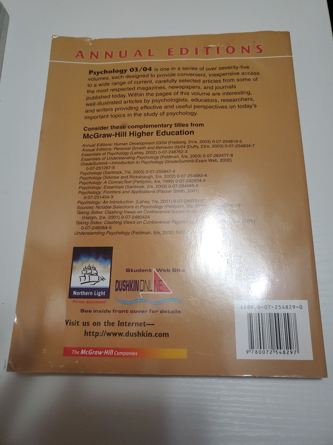 Annual Editions Psychology 03/04 Dushkin McGraw Hill Trade Paperback Textbook