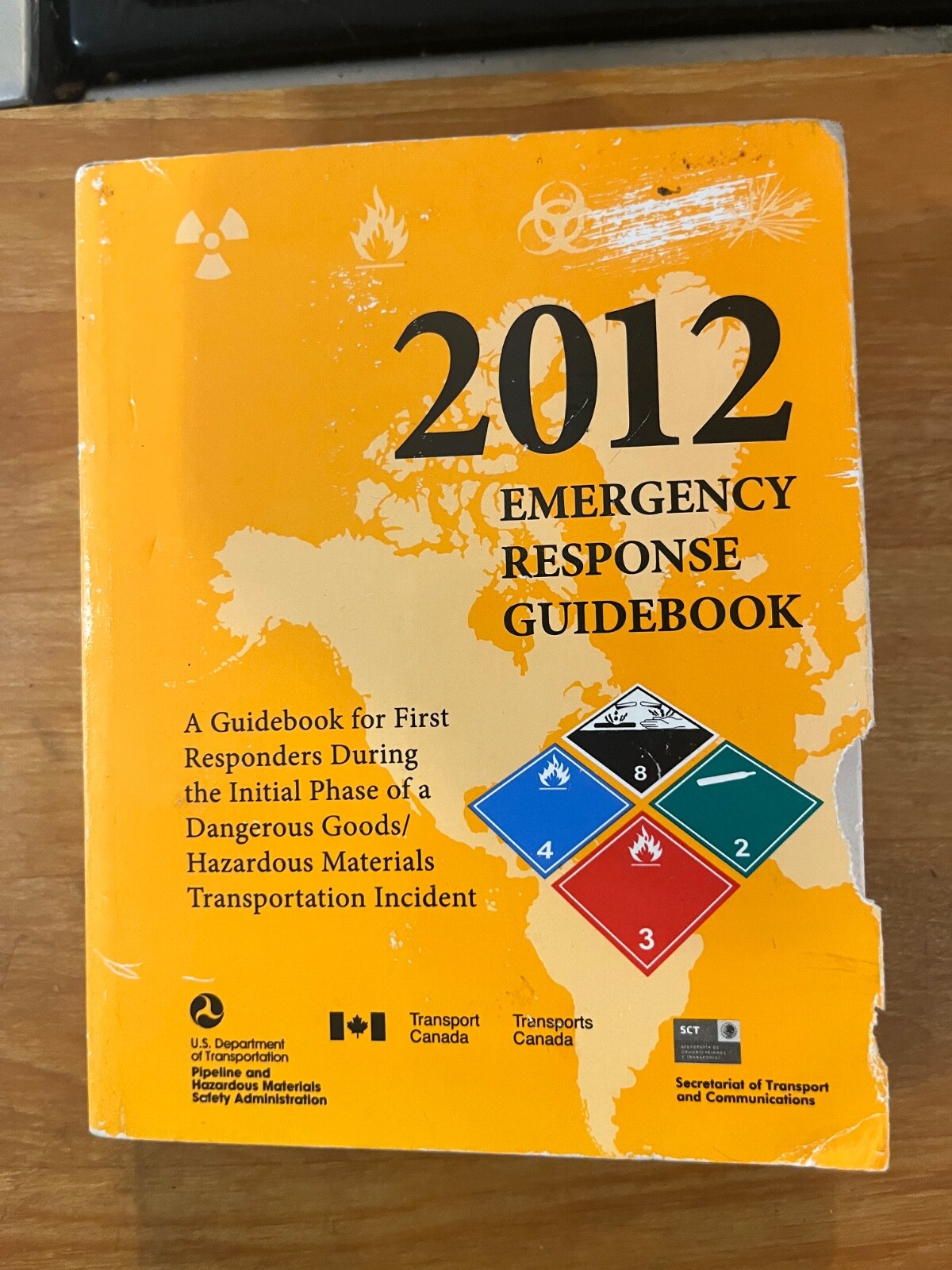 2012 Emergency Response Guidebook: Pocket Edition by Dot (2012, Trade Paperback)