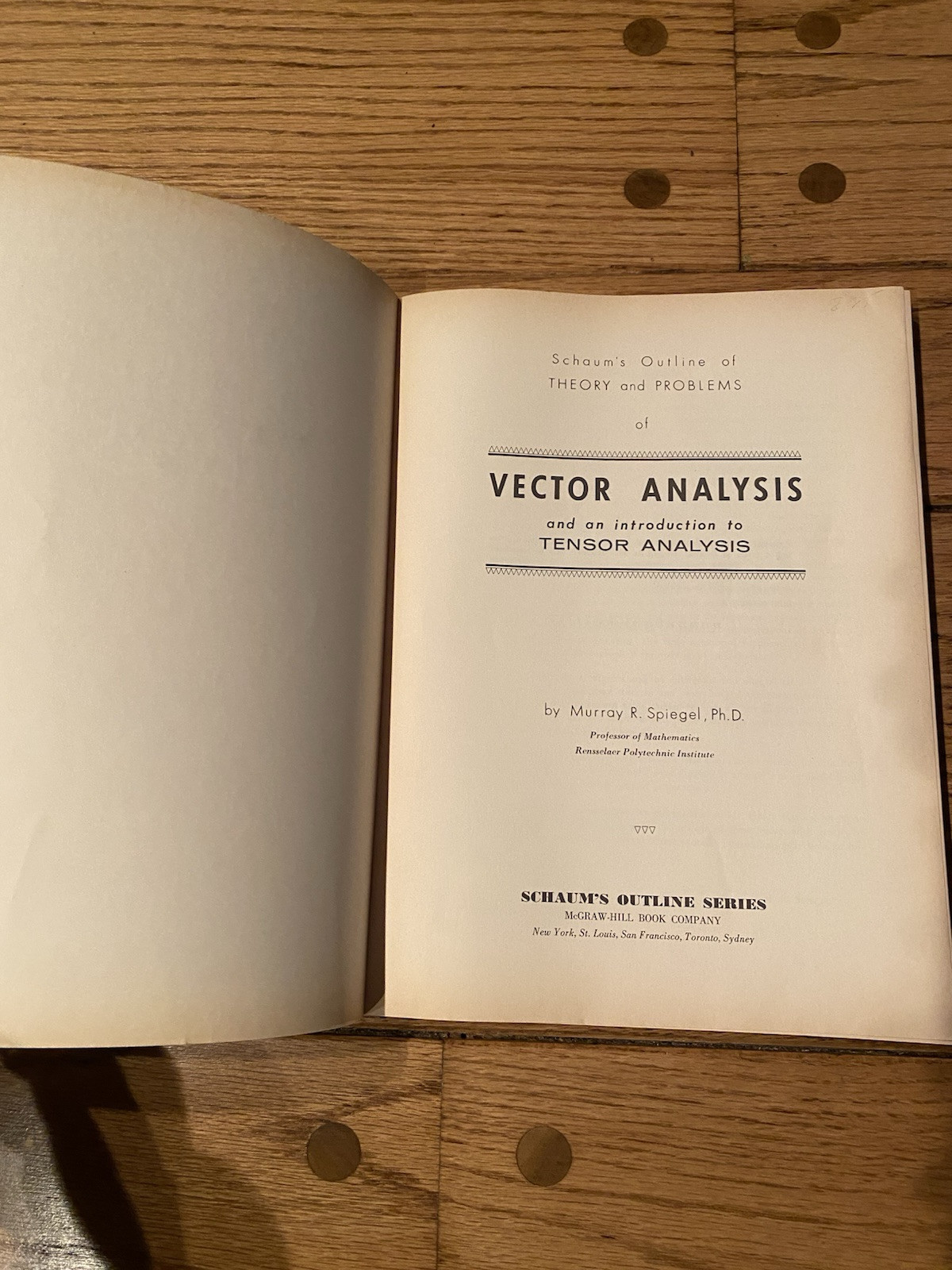 Schaum’s Outline Ser.: Schaum’s Outline of Vector Analysis -Murray R. Spiegel