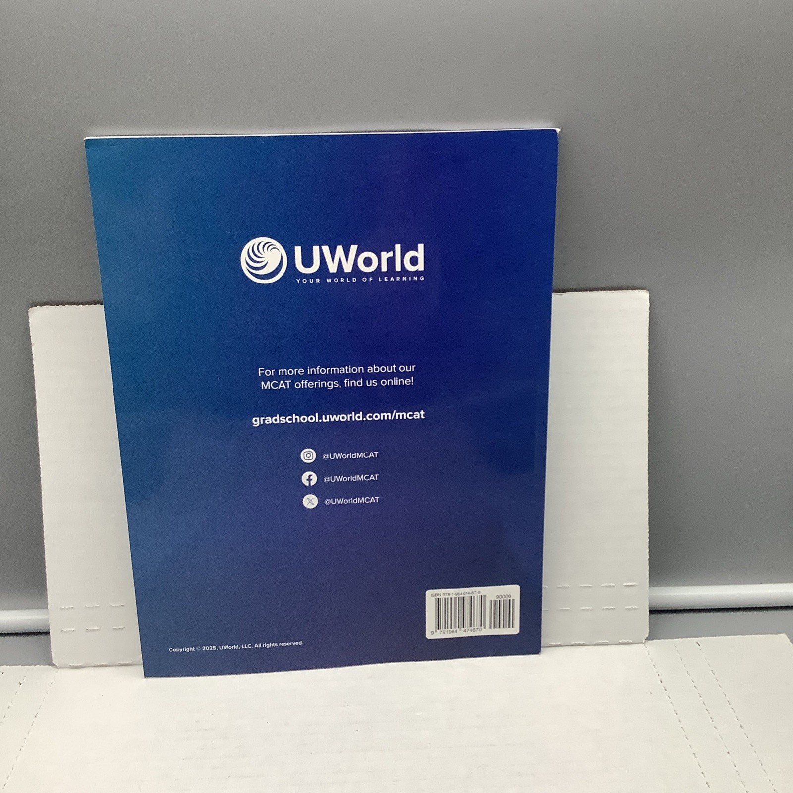 UWorld (GRAD SCHOOL) – MCAT Prep Book – 2026-2027 (Passage Booklet) – GOOD